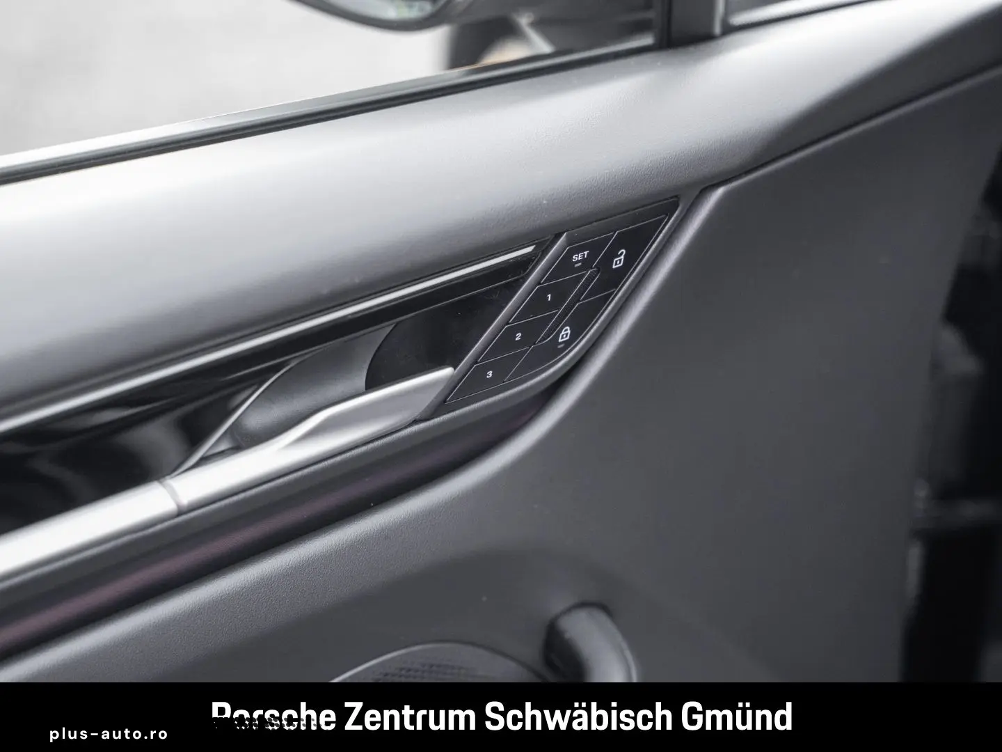 PORSCHE Macan 4 LEDmatrix SurroundView BOSE Luftfederung