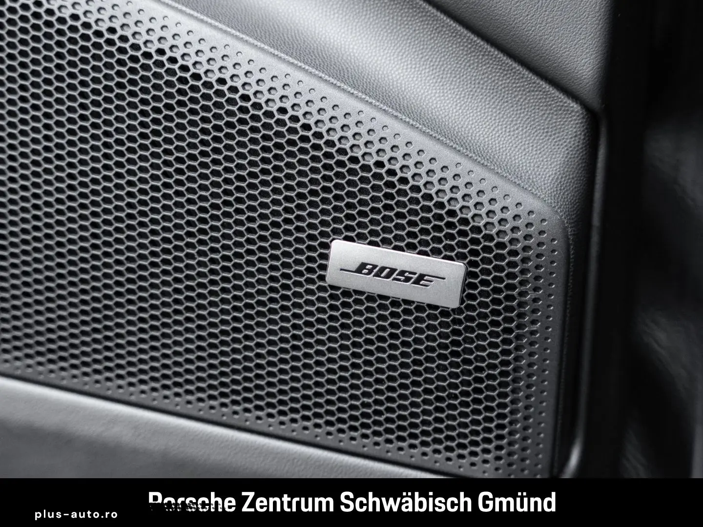 PORSCHE Macan 4 LEDmatrix SurroundView BOSE Luftfederung