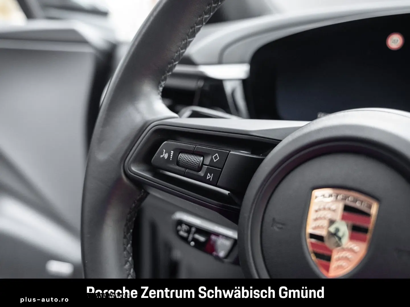 PORSCHE Macan 4 LEDmatrix SurroundView BOSE Luftfederung