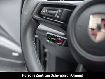 PORSCHE Macan 4 LEDmatrix SurroundView BOSE Luftfederung