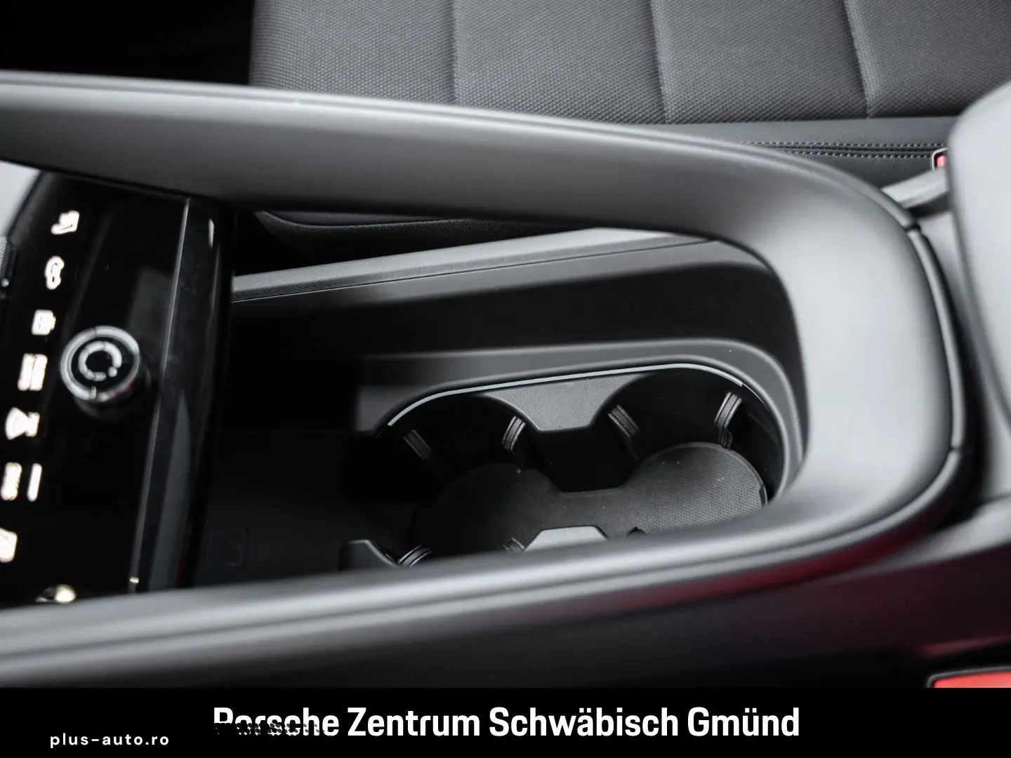 PORSCHE Macan 4 LEDmatrix SurroundView BOSE Luftfederung