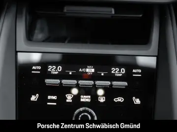 PORSCHE Macan 4 LEDmatrix SurroundView BOSE Luftfederung