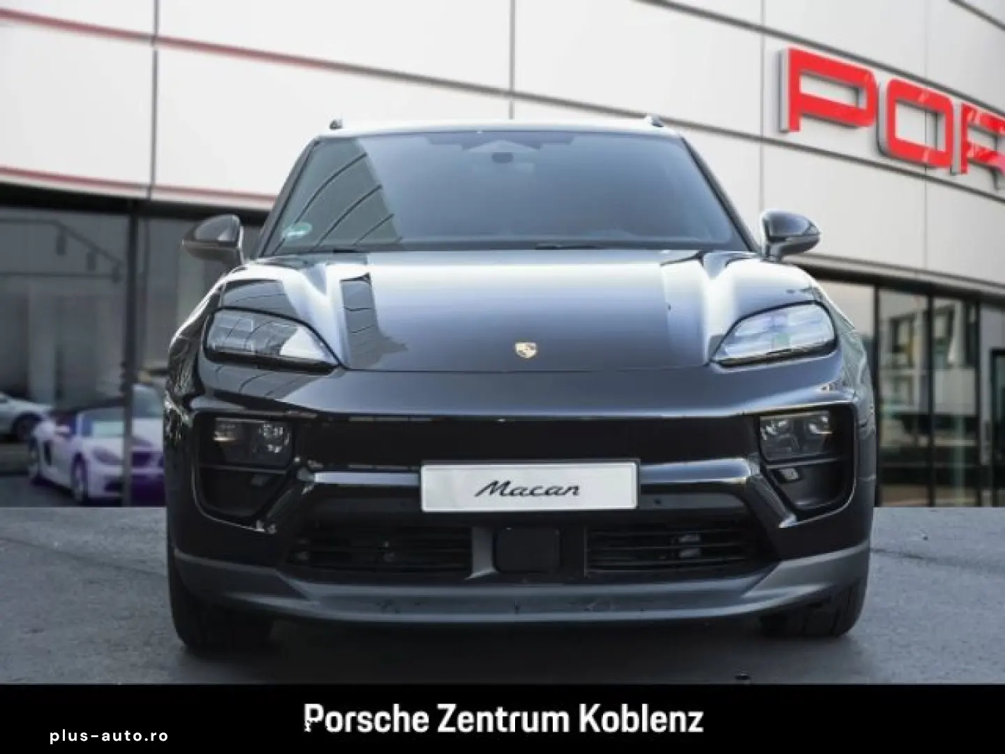 PORSCHE Macan 4
