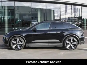 PORSCHE Macan 4