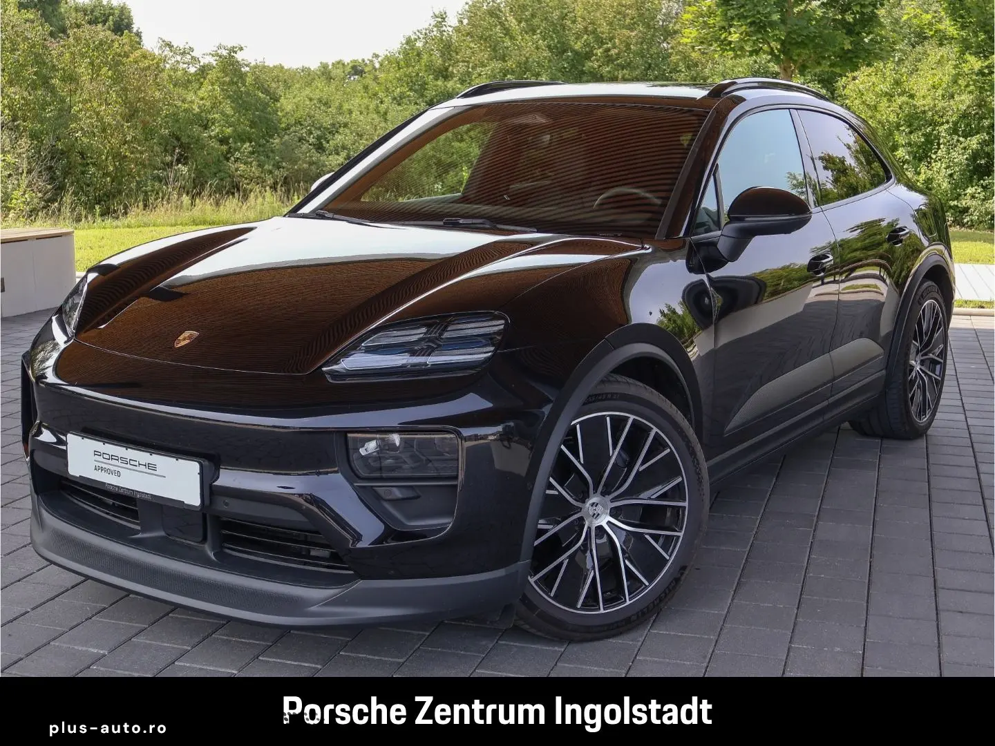 PORSCHE Macan Electric  Panorama  Luftfederung  Surround