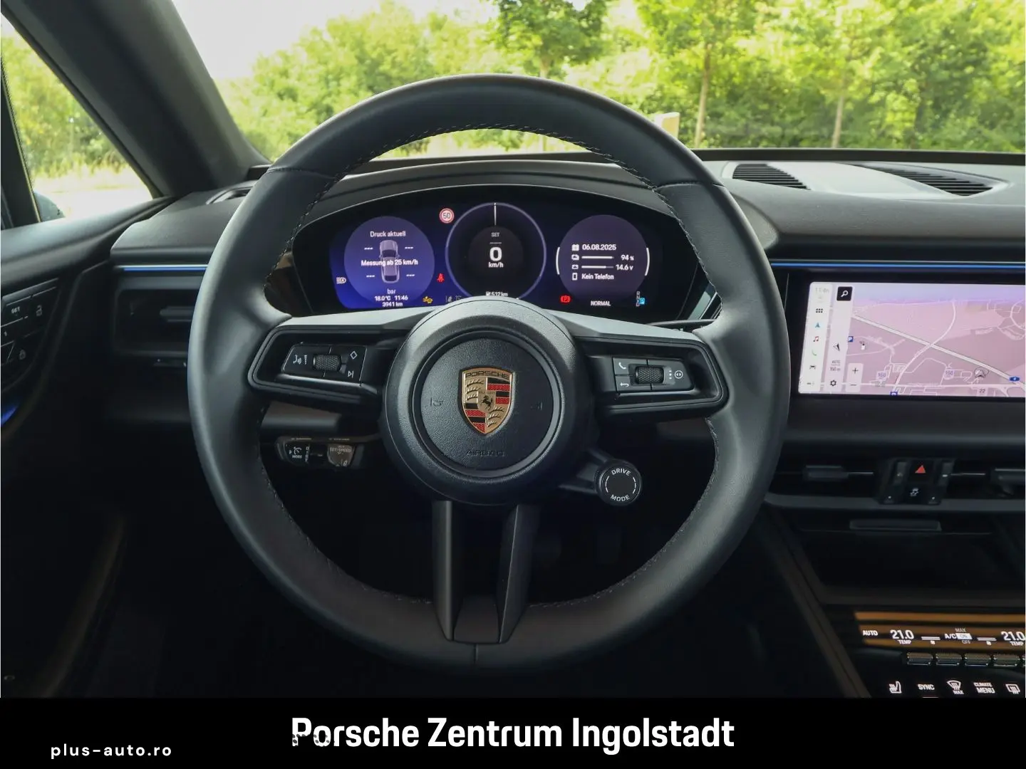 PORSCHE Macan Electric  Panorama  Luftfederung  Surround