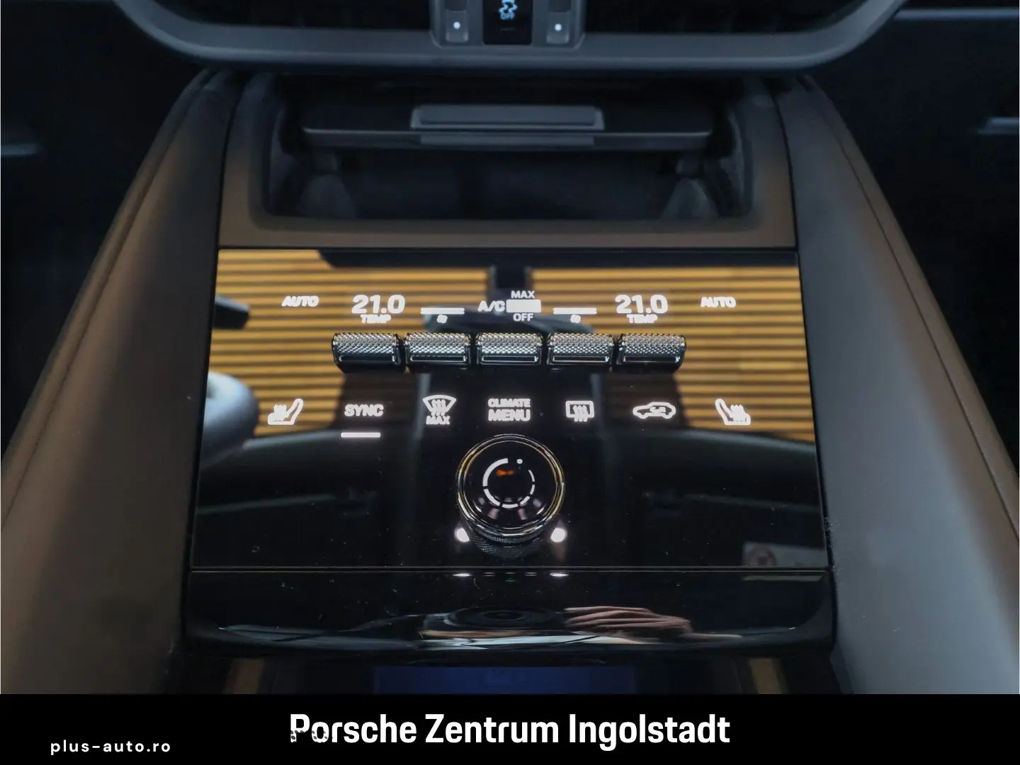 PORSCHE Macan Electric  Panorama  Luftfederung  Surround