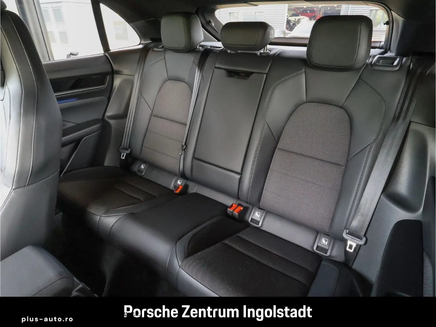 PORSCHE Macan Electric  Panorama  Luftfederung  Surround