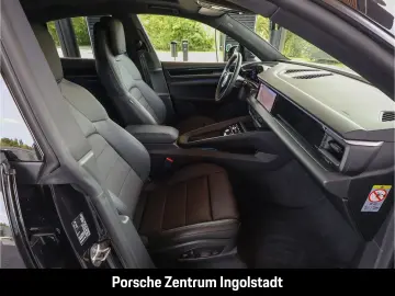 PORSCHE Macan Electric  Panorama  Luftfederung  Surround