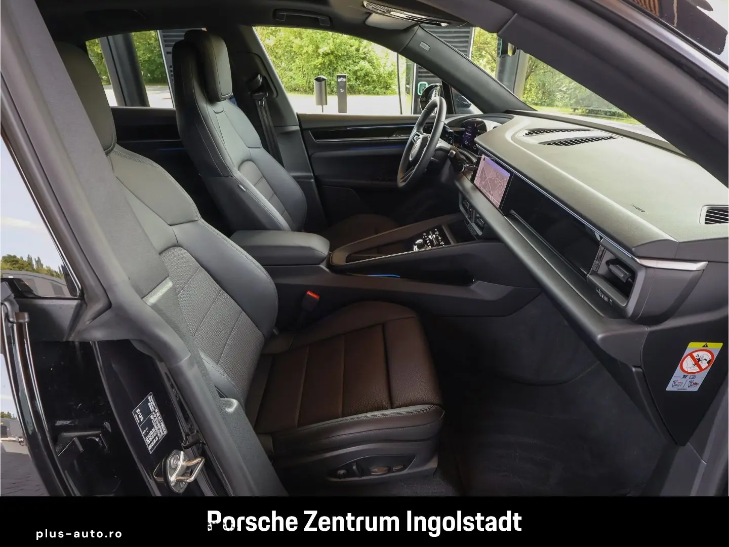 PORSCHE Macan Electric  Panorama  Luftfederung  Surround