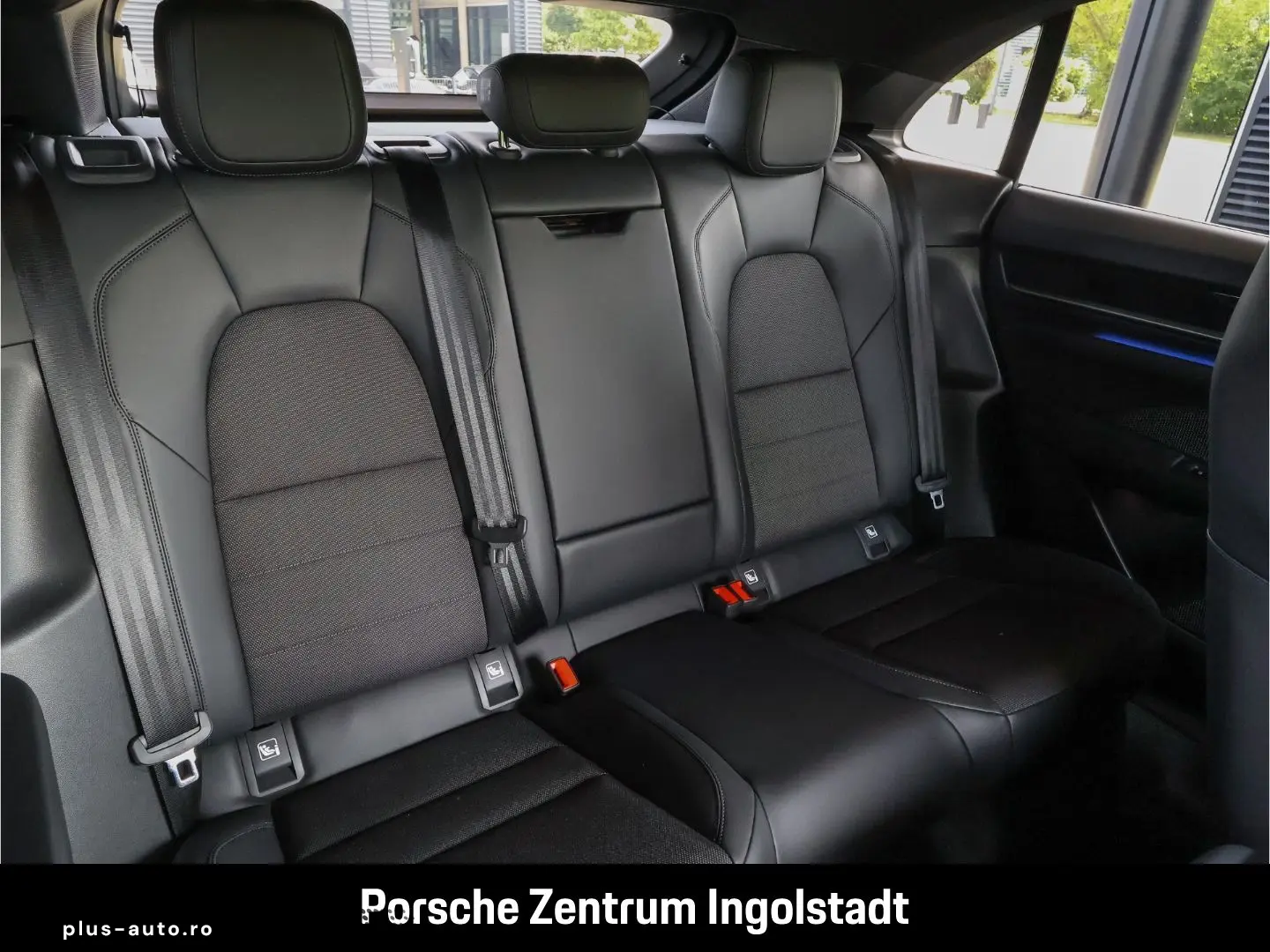 PORSCHE Macan Electric  Panorama  Luftfederung  Surround