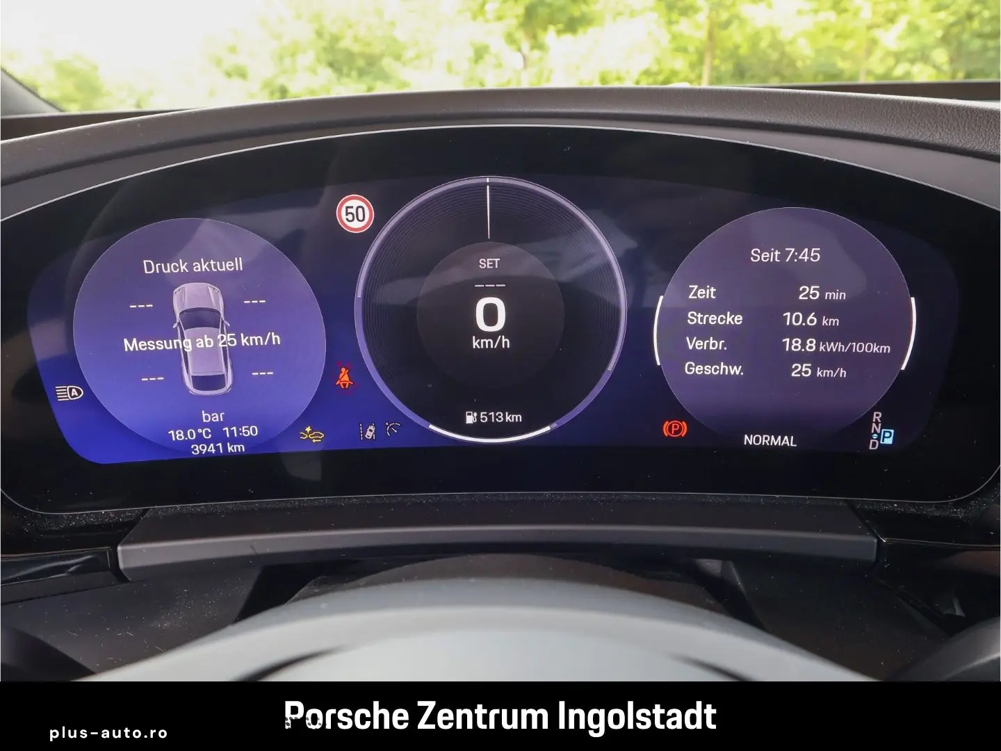 PORSCHE Macan Electric  Panorama  Luftfederung  Surround