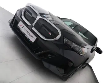 BMW i5 M60 xDrive M Sport DrivePro HUD H&K 360  21