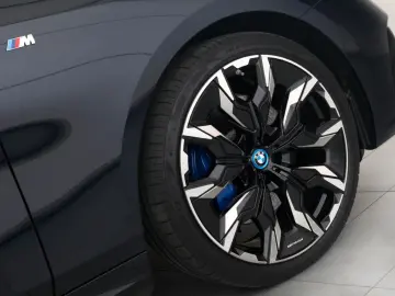 BMW i5 M60 xDrive M Sport DrivePro HUD H&K 360  21