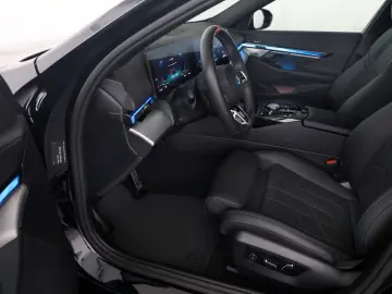 BMW i5 M60 xDrive M Sport DrivePro HUD H&K 360  21