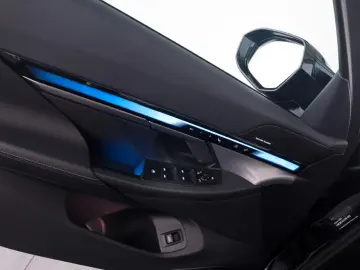 BMW i5 M60 xDrive M Sport DrivePro HUD H&K 360  21