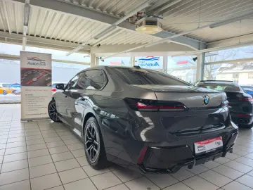 BMW 740d xDrive M Sport Fond Entertaiment B&W Sound