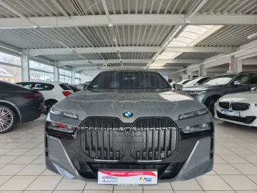 BMW 740d xDrive M Sport Fond Entertaiment B&W Sound