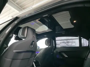 BMW 740d xDrive M Sport Fond Entertaiment B&W Sound