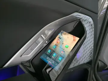 BMW 740d xDrive M Sport Fond Entertaiment B&W Sound