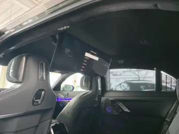 BMW 740d xDrive M Sport Fond Entertaiment B&W Sound