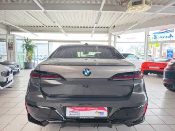 BMW 740d xDrive M Sport Fond Entertaiment B&W Sound