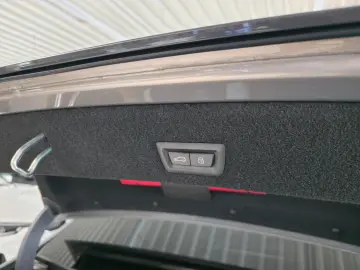 BMW 740d xDrive M Sport Fond Entertaiment B&W Sound
