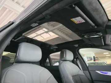 BMW 740d xDrive M Sport Fond Entertaiment B&W Sound