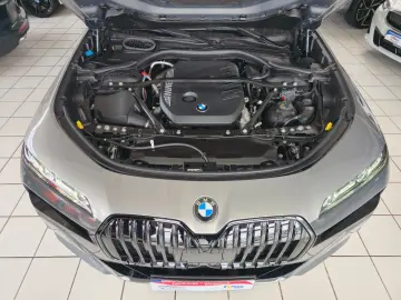 BMW 740d xDrive M Sport Fond Entertaiment B&W Sound