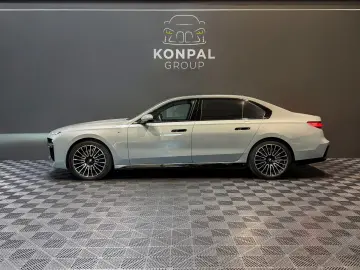 BMW 740 d xDrive B&W Sky Lounge M Sport Pro Luft 21