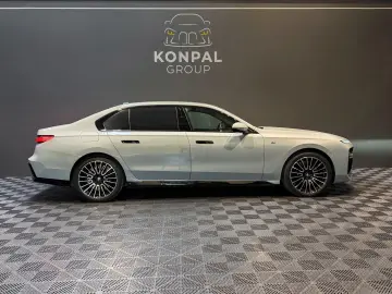 BMW 740 d xDrive B&W Sky Lounge M Sport Pro Luft 21