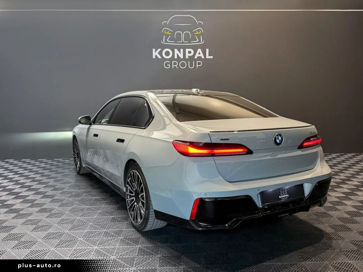 BMW 740 d xDrive B&W Sky Lounge M Sport Pro Luft 21