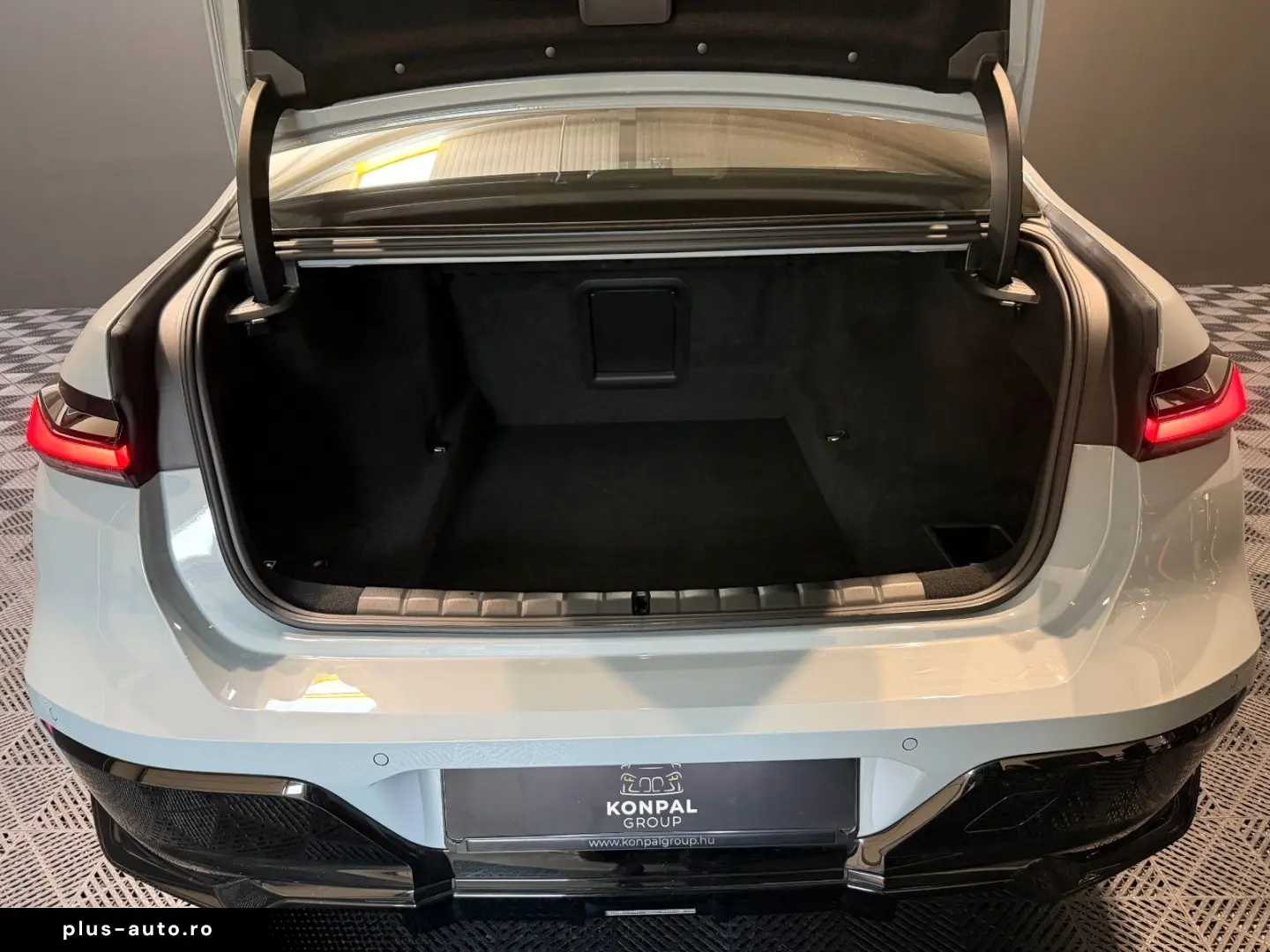 BMW 740 d xDrive B&W Sky Lounge M Sport Pro Luft 21