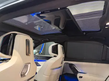 BMW 740 d xDrive B&W Sky Lounge M Sport Pro Luft 21