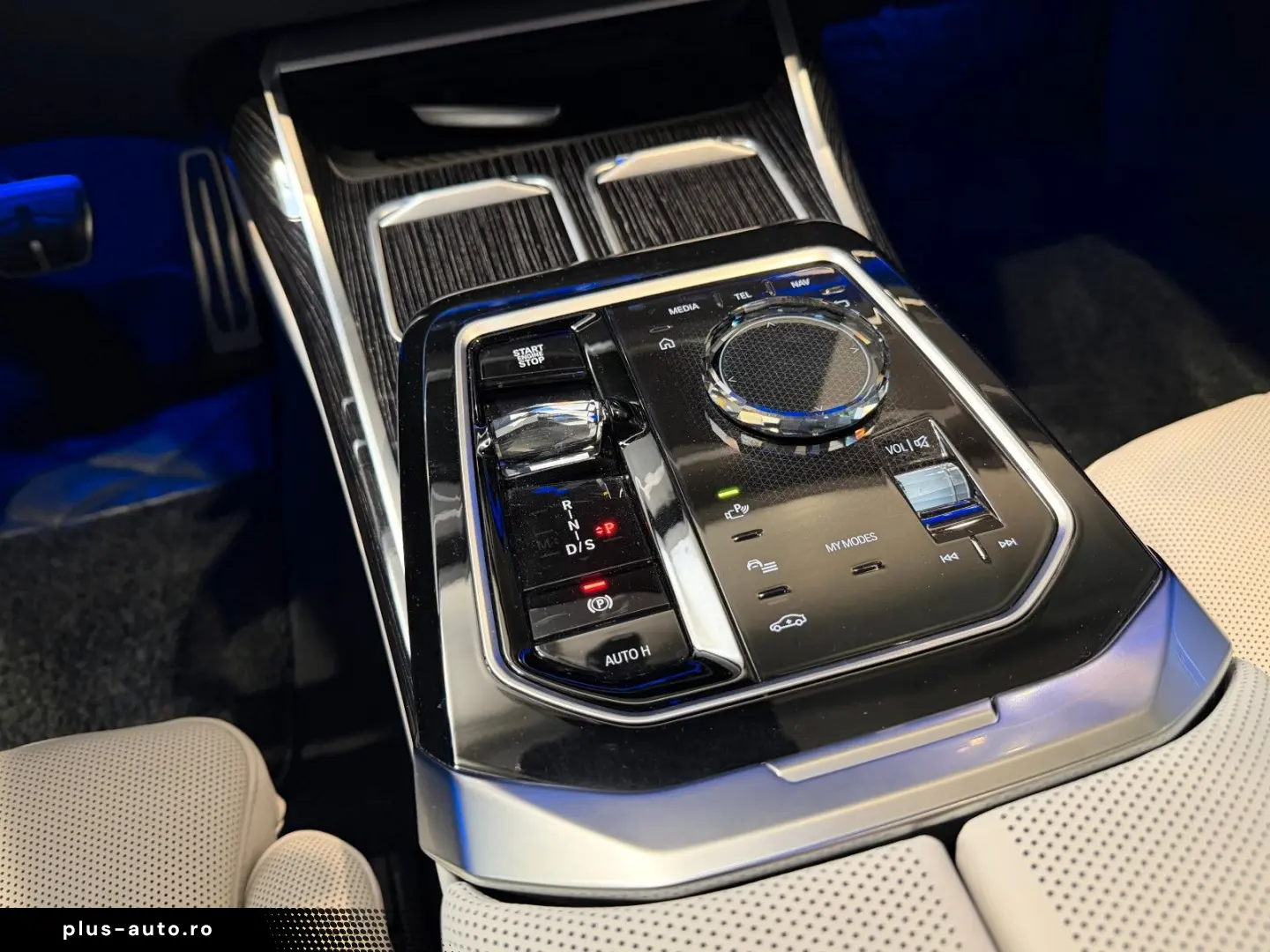 BMW 740 d xDrive B&W Sky Lounge M Sport Pro Luft 21