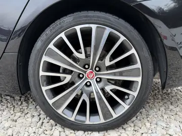 JAGUAR XJ 4WD 57000 KM