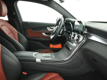 MERCEDES-BENZ GLC 300 de 4M Coupé AMG Distronic HUD &hellip;