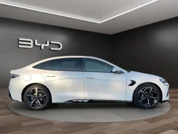 BYD Seal Design 230kW Reichweite 570km Panoramadach