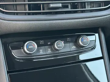 OPEL GRANDLAND AUTOMAT 2022