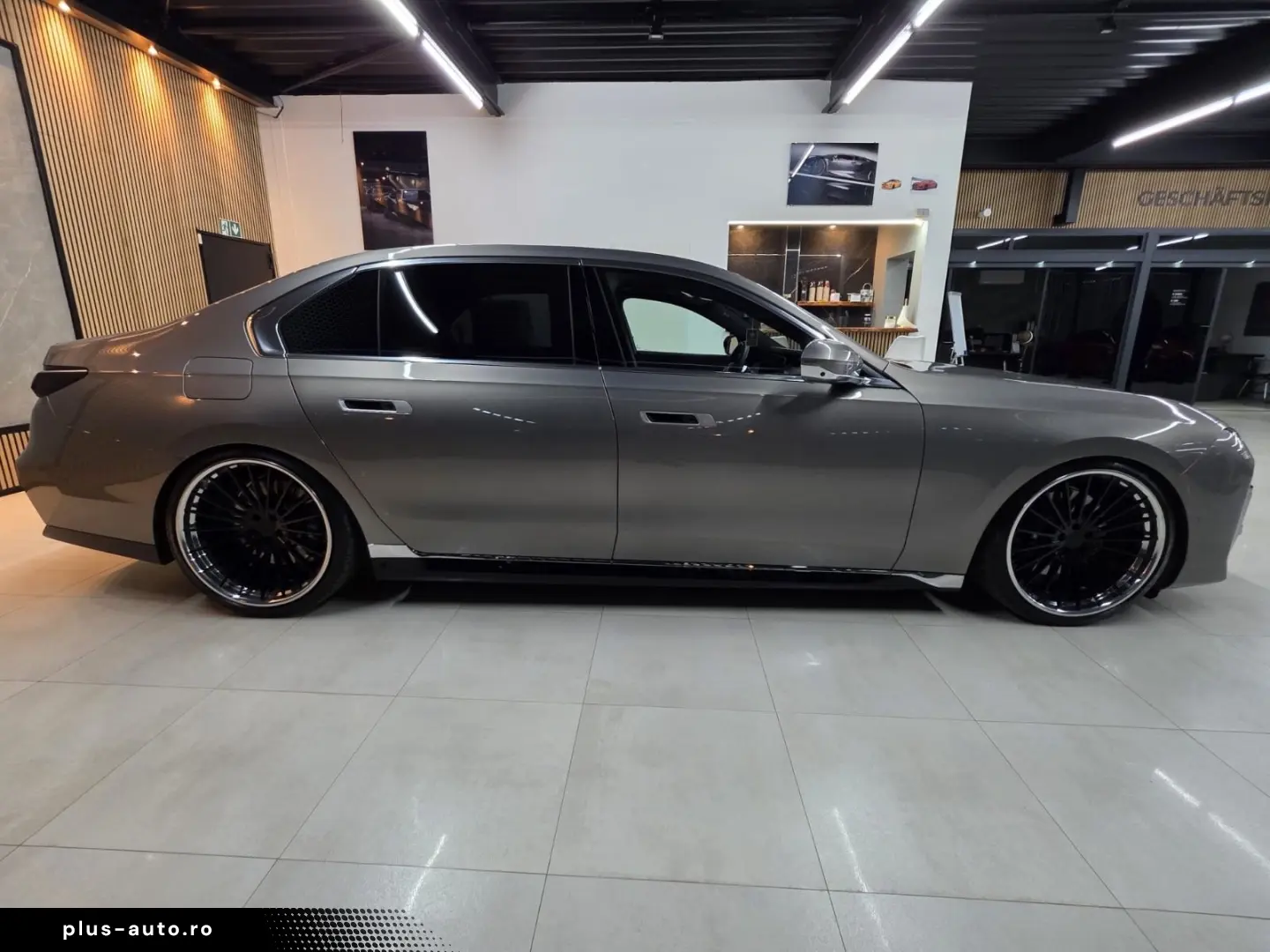 BMW 740 d xDrive M Sport INDIVIDUAL CINEMA UPE 180.