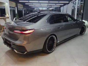 BMW 740 d xDrive M Sport INDIVIDUAL CINEMA UPE 180.