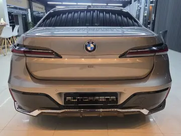 BMW 740 d xDrive M Sport INDIVIDUAL CINEMA UPE 180.