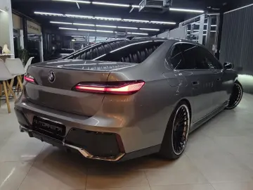 BMW 740 d xDrive M Sport INDIVIDUAL CINEMA UPE 180.