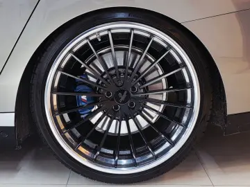 BMW 740 d xDrive M Sport INDIVIDUAL CINEMA UPE 180.