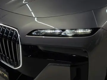 BMW 740 d xDrive M Sport INDIVIDUAL CINEMA UPE 180.