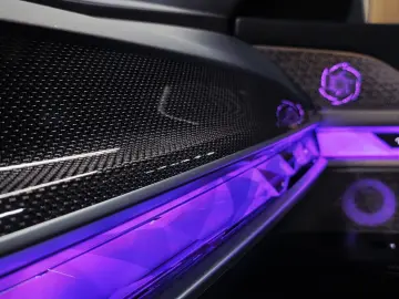 BMW 740 d xDrive M Sport INDIVIDUAL CINEMA UPE 180.