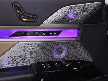 BMW 740 d xDrive M Sport INDIVIDUAL CINEMA UPE 180.