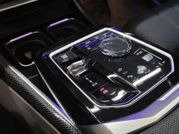 BMW 740 d xDrive M Sport INDIVIDUAL CINEMA UPE 180.