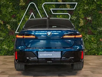 BMW 750e XDRIVE THEATRE HUD SKY-L B&W 110.496€ NETTO