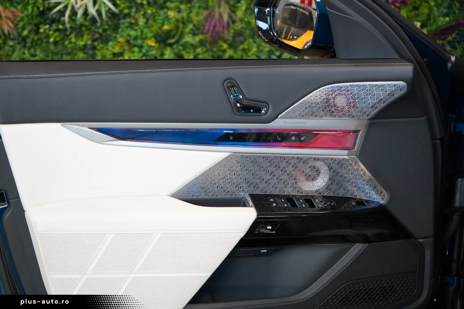 BMW 750e XDRIVE THEATRE HUD SKY-L B&W 110.496€ NETTO